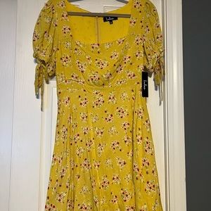 NWT Lulu’s yellow floral print skater dress